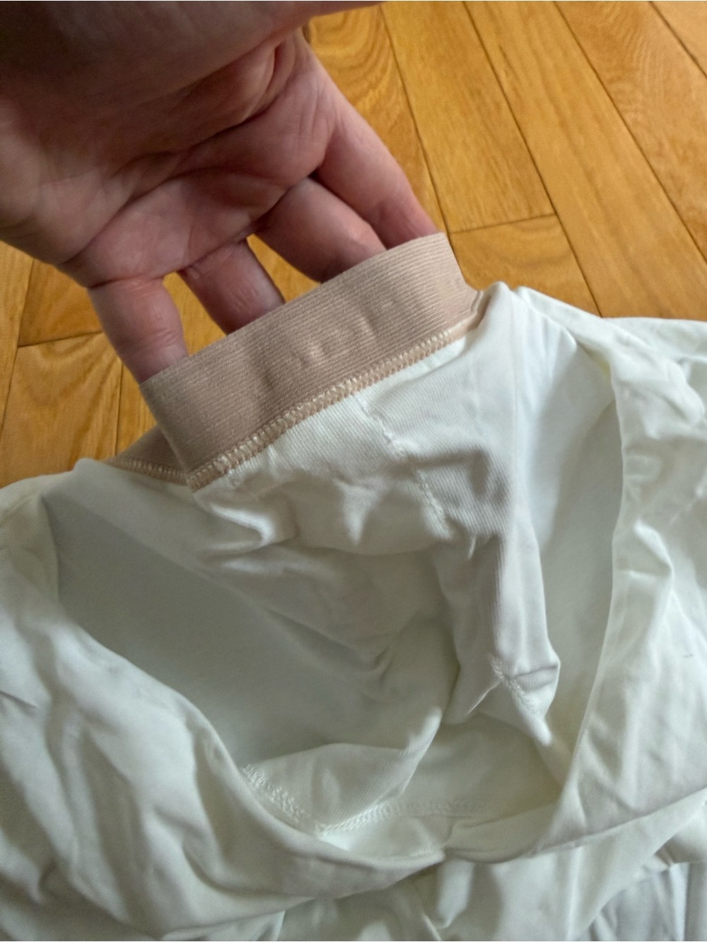 OGL Cream V-Neck Short Sleeve Top with Side Ruching - Picture 3 of 8